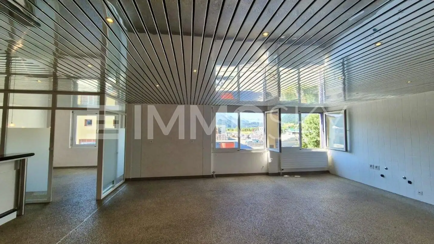 Commercial à vendre - 7503 Samedan