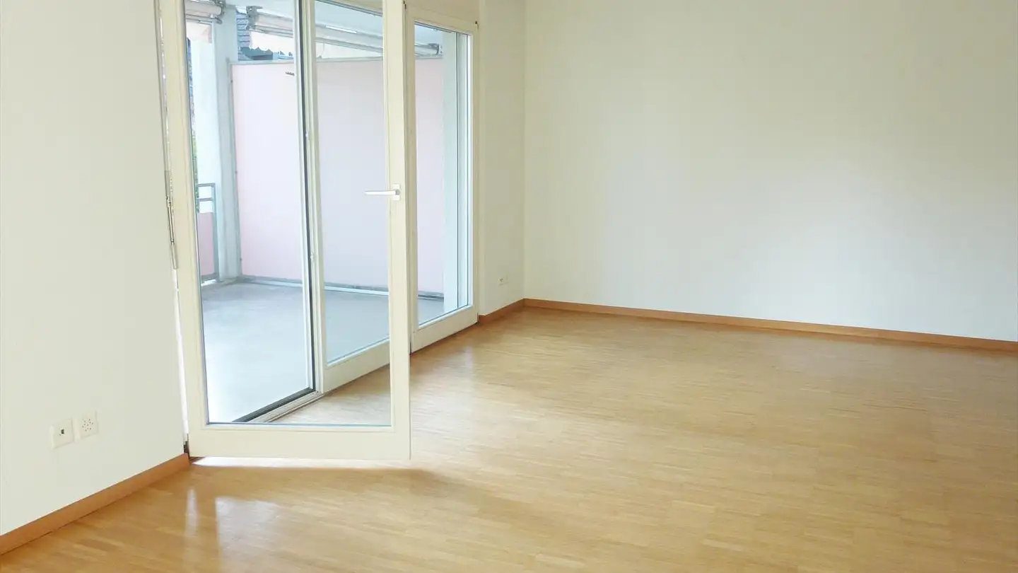 Appartement à louer - In Der Breiti 30, 8185 Winkel - Photo 2