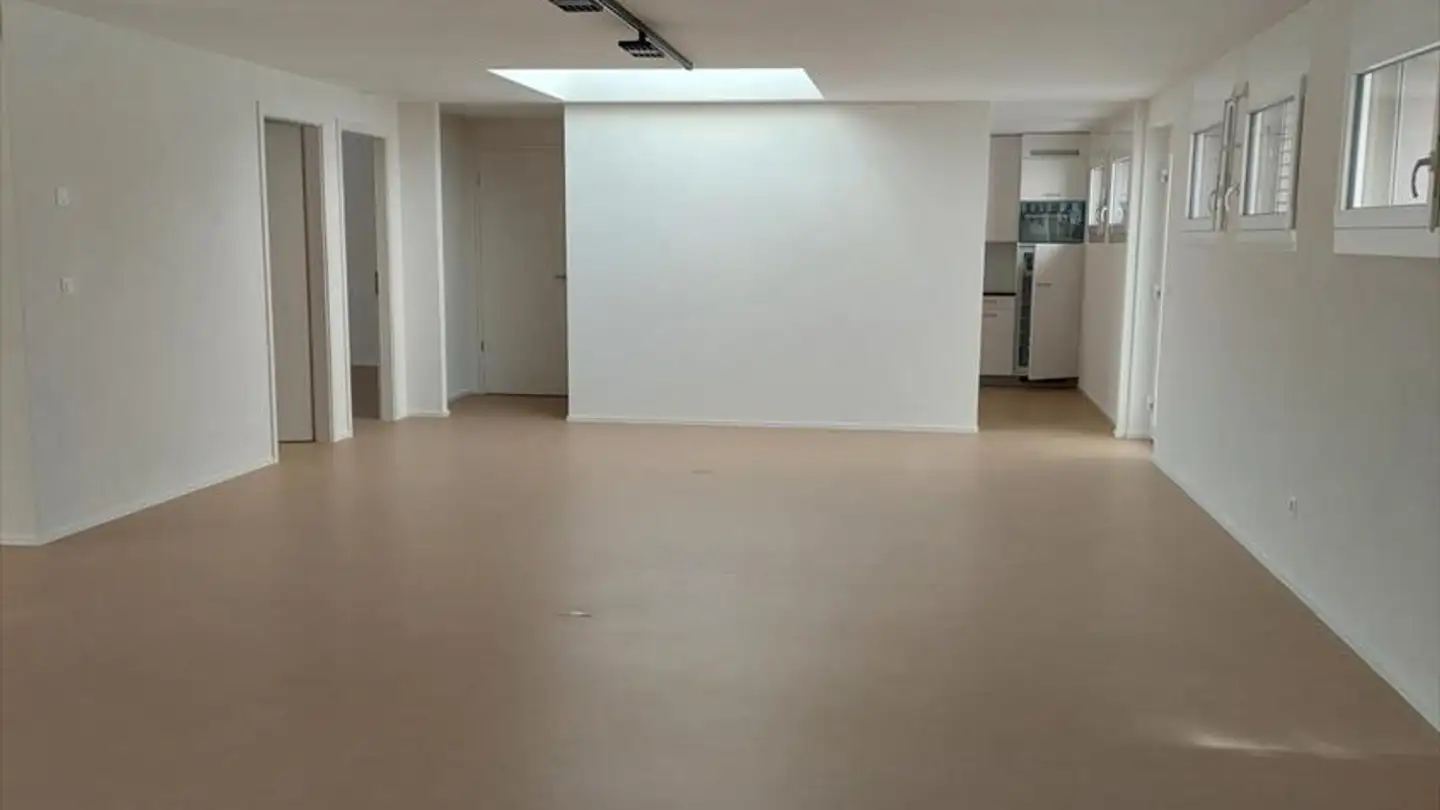 Commercial à louer - Avenue Des Platanes 8, 3960 Sierre
