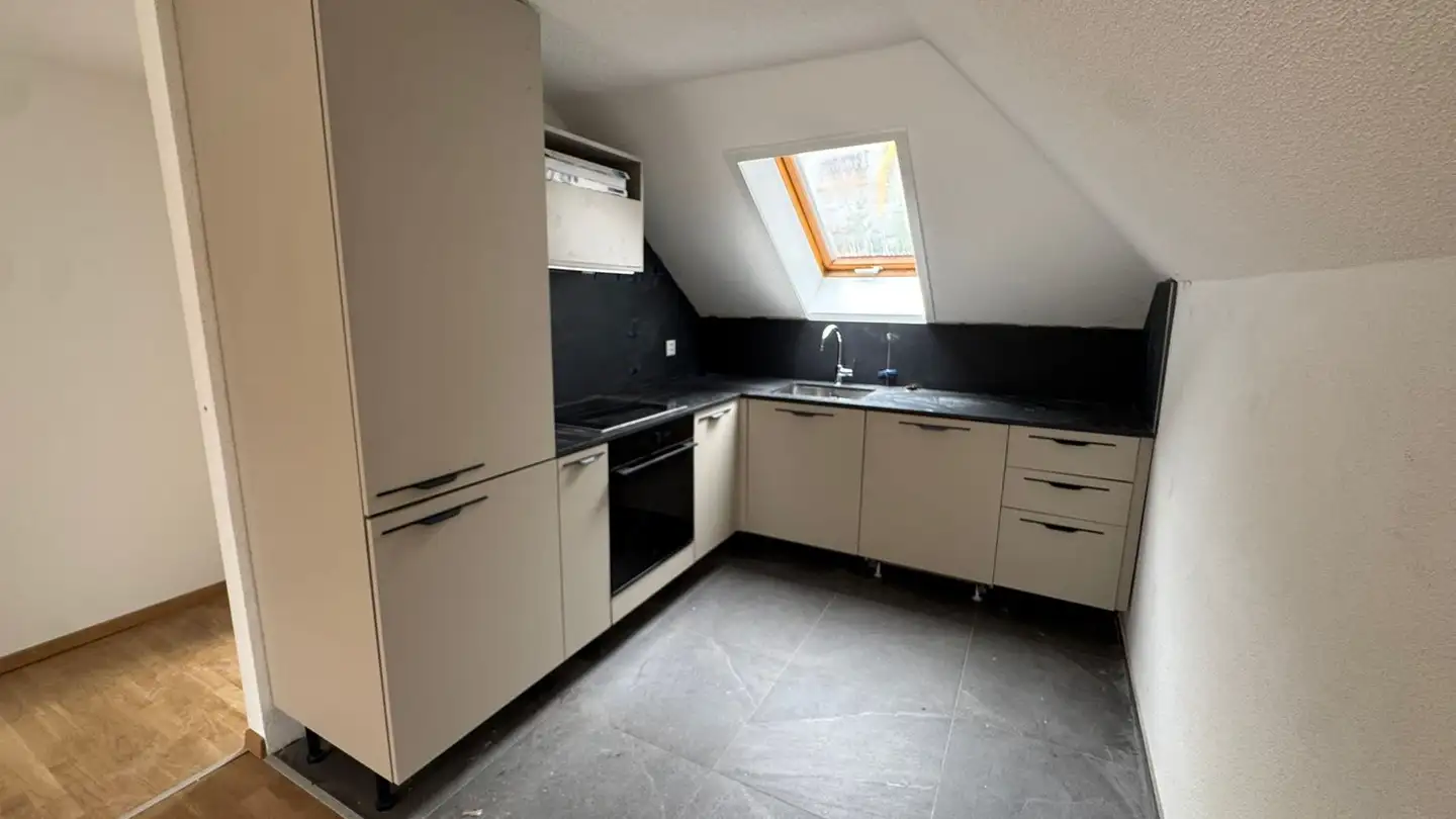 Dachgeschosswohnung mieten - Rue Du Pont 36, 2610 St-Imier - Foto 2