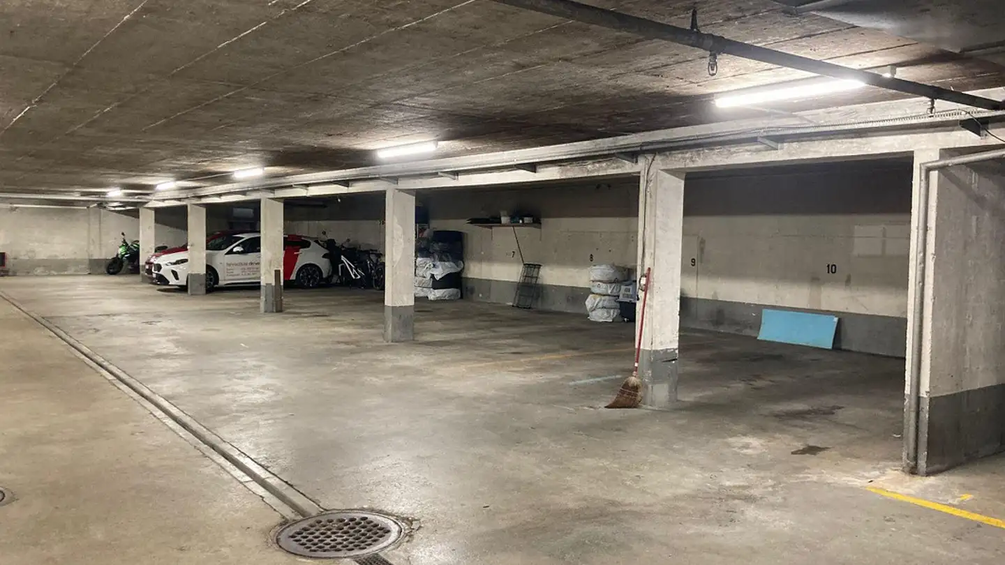 Single garage for rent - Schwerzenbachstrasse 30, 8117 Fällanden - Photo 2