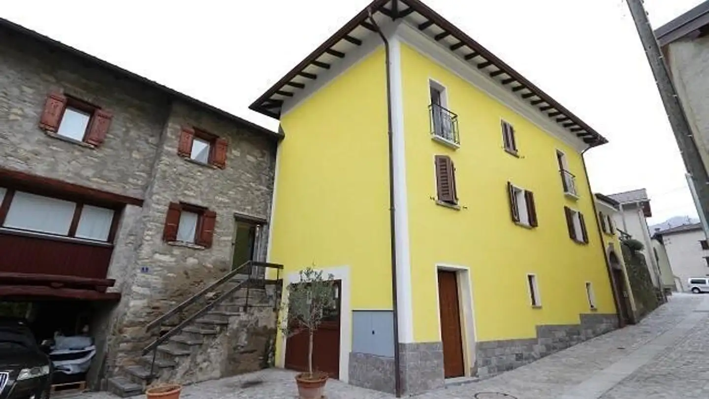 Höhlenhaus kaufen - 6810 Isone