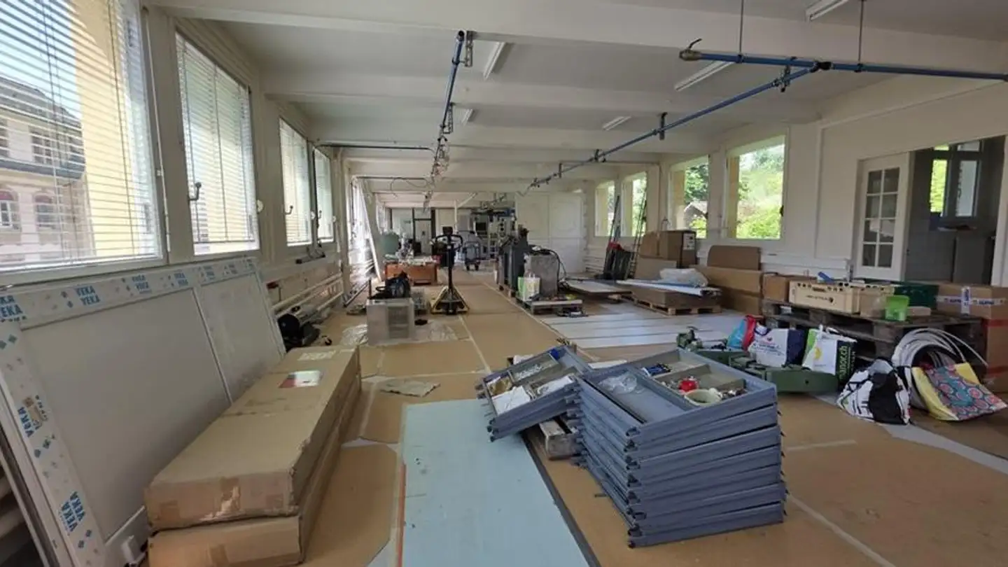 Mischgenutztes Gebäude mieten - Rue des Billodes 26, 2400 Le Locle