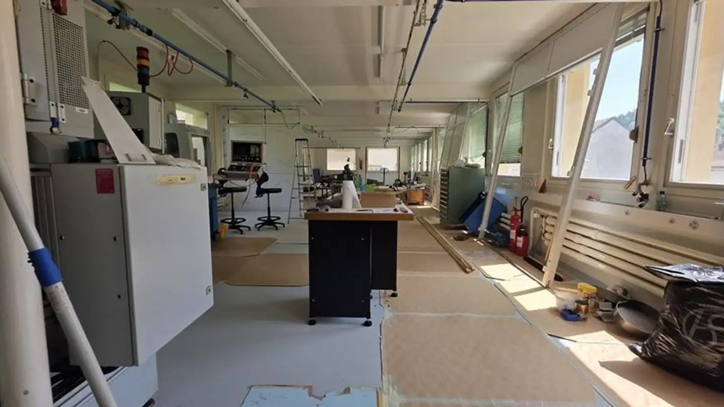 Edificio ad uso misto in affitto - Rue des Billodes 26, 2400 Le Locle