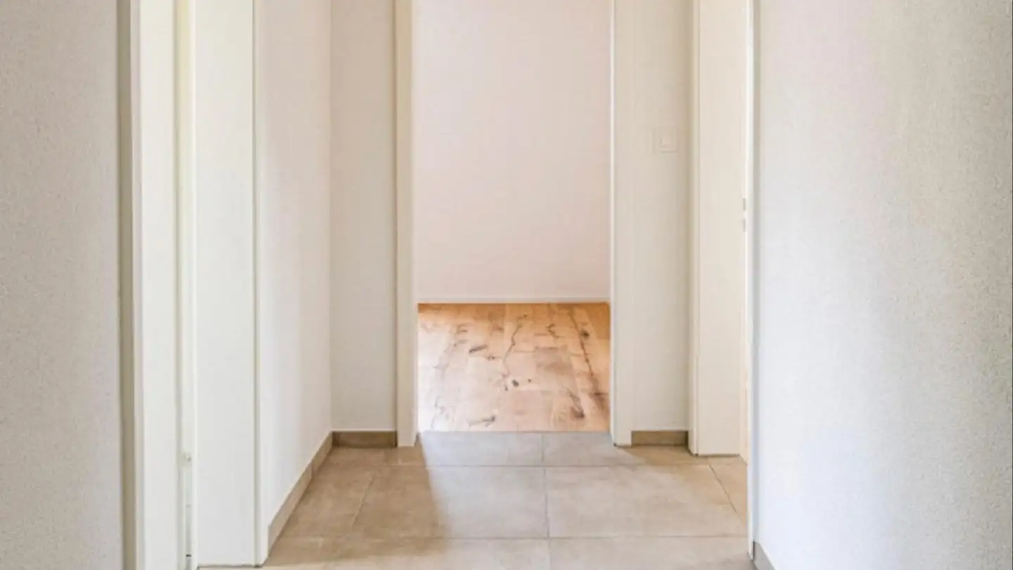 Apartment for rent - Schaffhauserstrasse, 8212 Neuhausen am Rheinfall - Photo 2