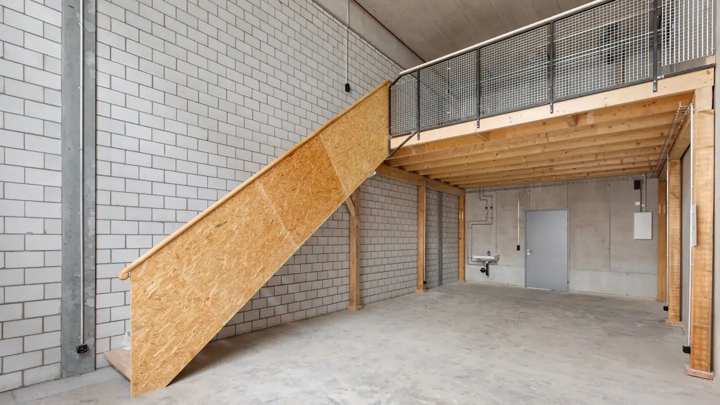 Commercial for rent - Lagerplatz 27, 8400 Winterthur