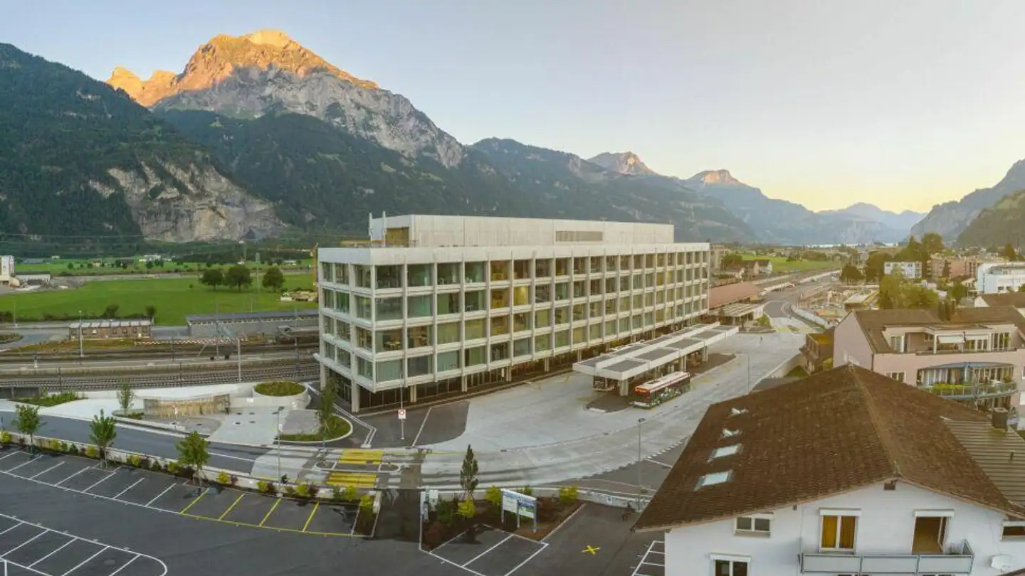Office space for rent - Bahnhofplatz 1, 6460 Altdorf UR