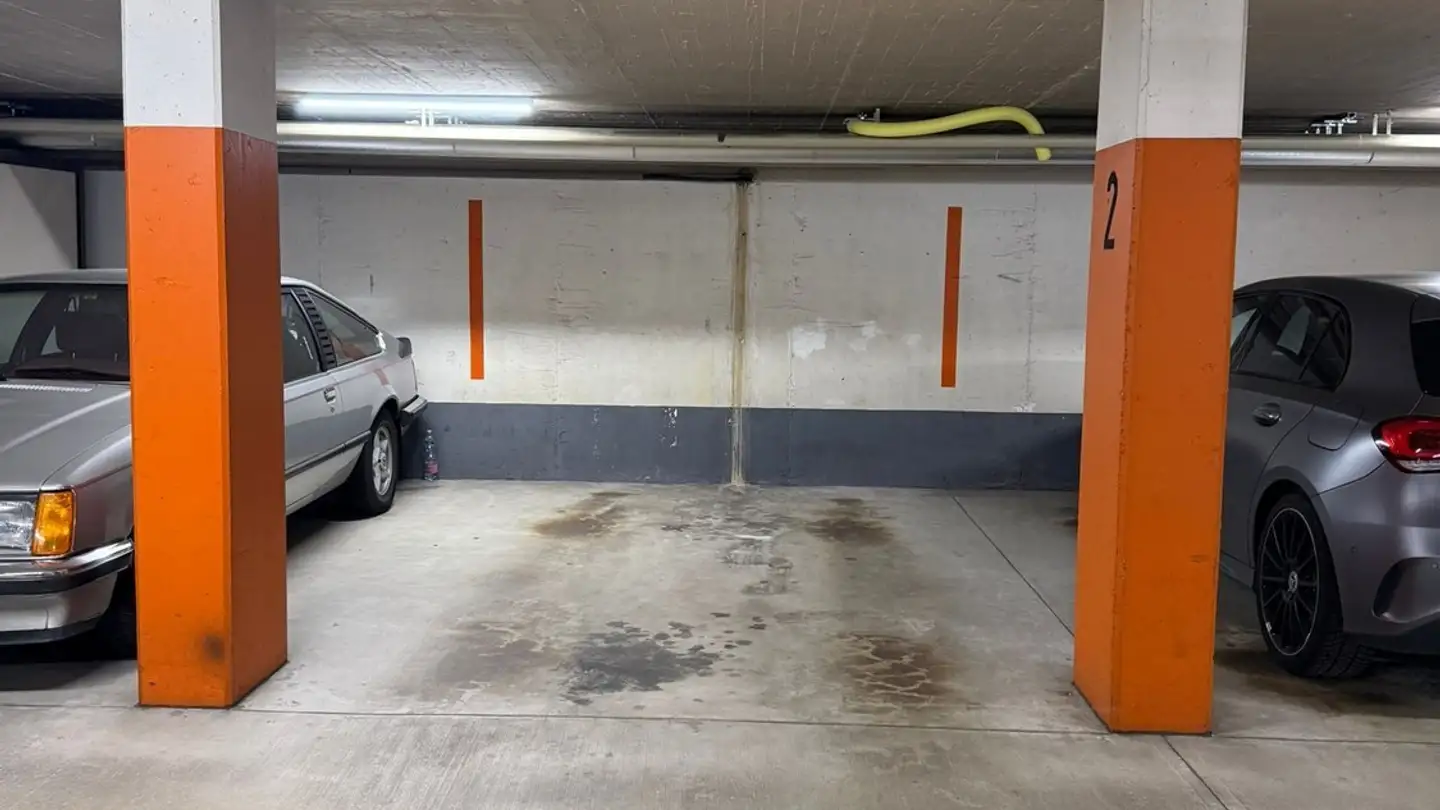 Place de parking extérieure à louer - Ligusterstrasse 11, 8057 Zürich