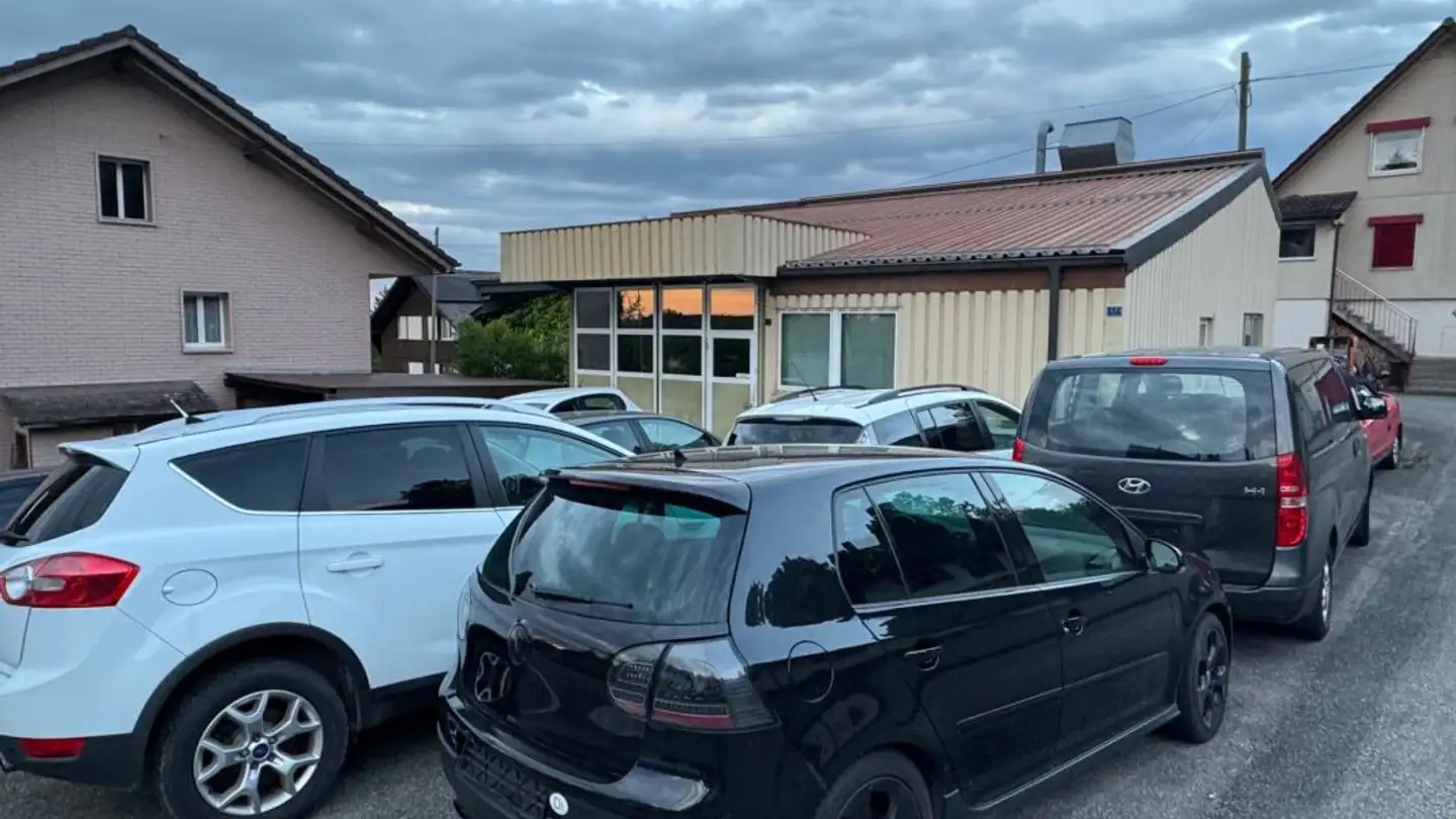 Garage in vendita - Häglisrainstrasse, 5725 Leutwil - Photo 2