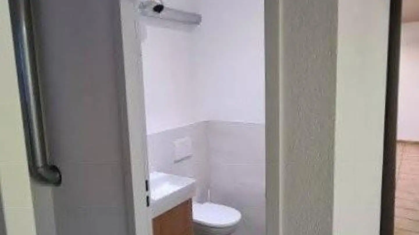 Office space for rent - Wehntalerstrasse 123, 8105 Regensdorf - Photo 2