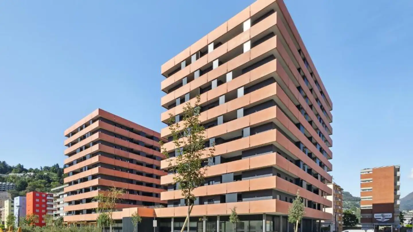 Indoor motorbike parking space for rent - 6900 Lugano