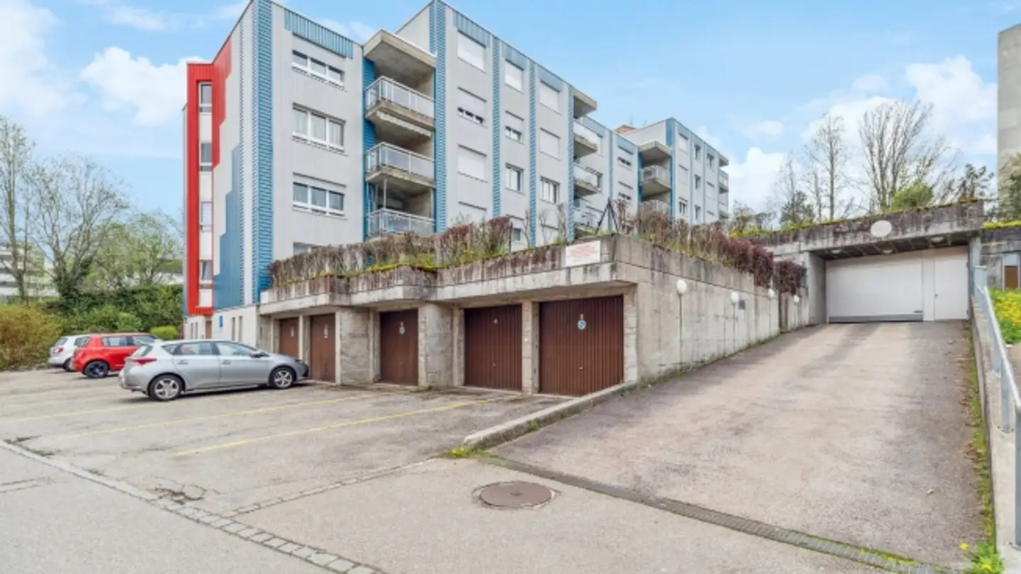 Outdoor parking space for rent - Rue De L'helvétie 77, 2300 La Chaux-de-Fonds