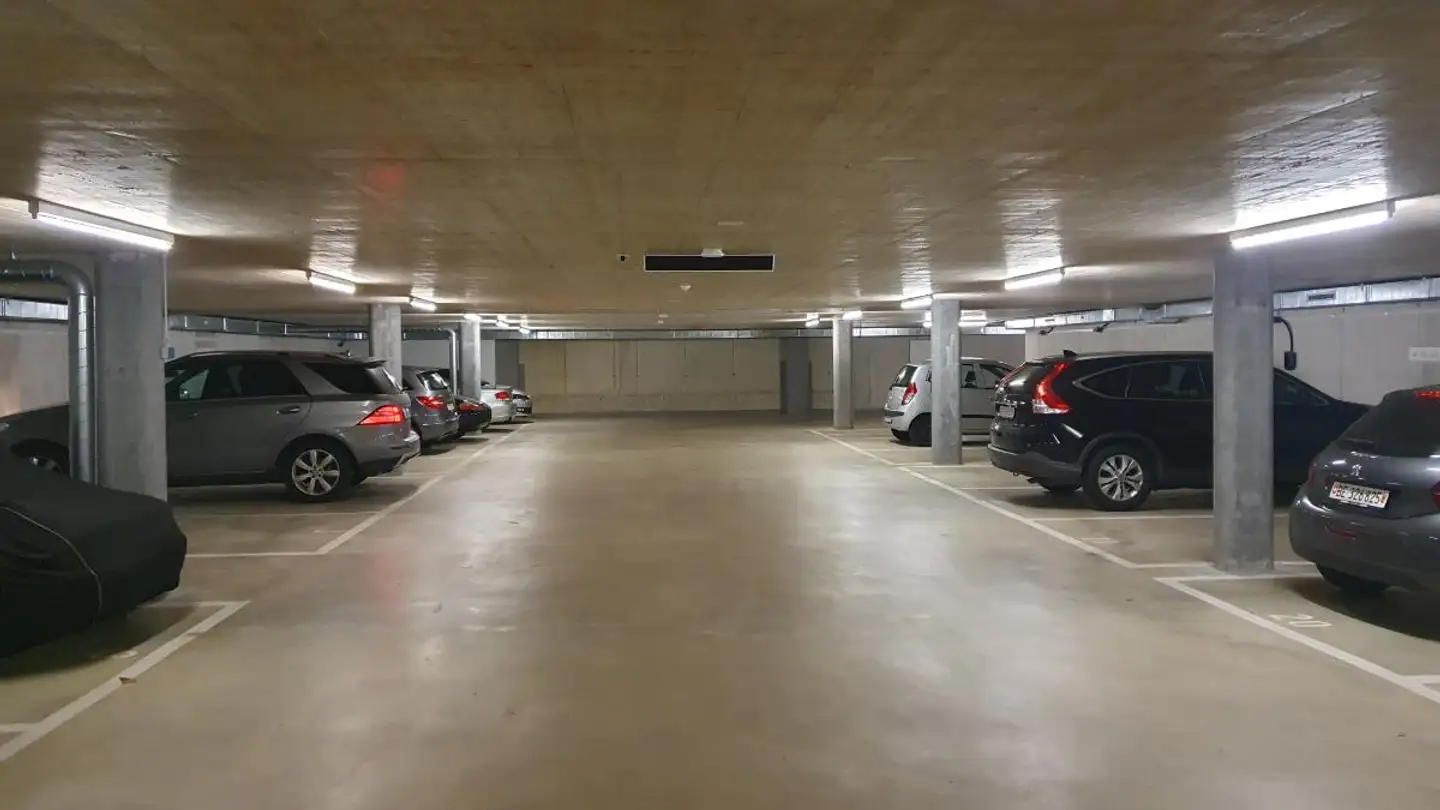 Place de parking souterraine à louer - Hohlenweg 45, 3053 Münchenbuchsee - Photo 2