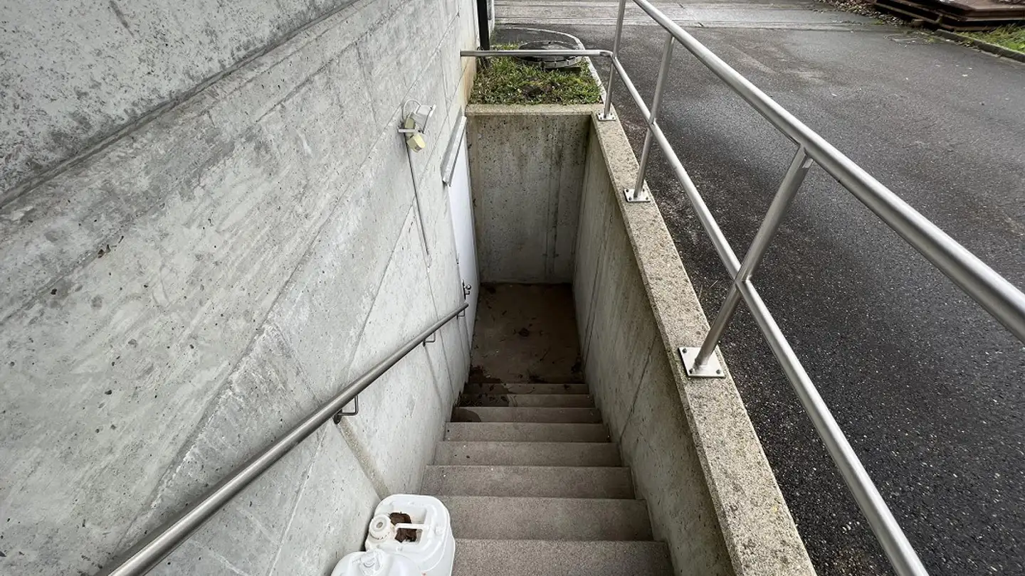 Espace de stockage à louer - Gewerbestrasse 14, 8155 Niederhasli - Photo 2