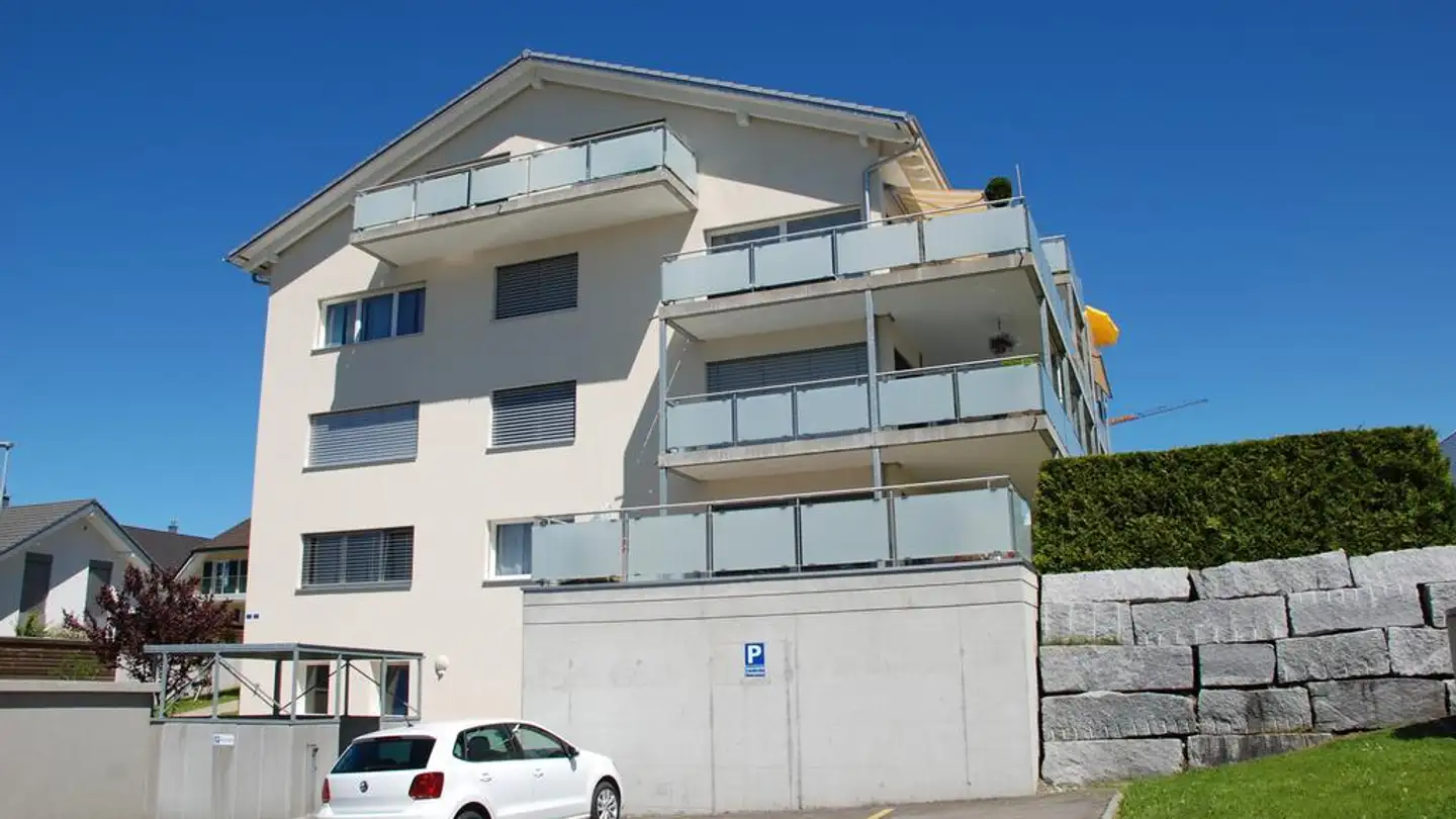 Outdoor parking space for rent - Martinsweg 1, 8840 Einsiedeln - Photo 2