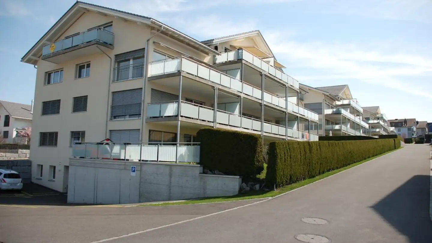 Outdoor parking space for rent - Martinsweg 1, 8840 Einsiedeln - Photo 3