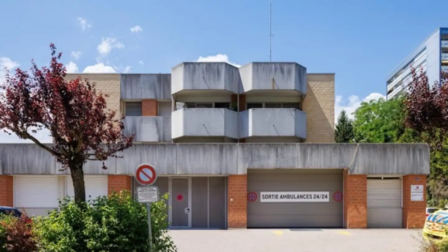Mischgenutztes Gebäude mieten - Route des Tattes d'Oie 93, 1260 Nyon