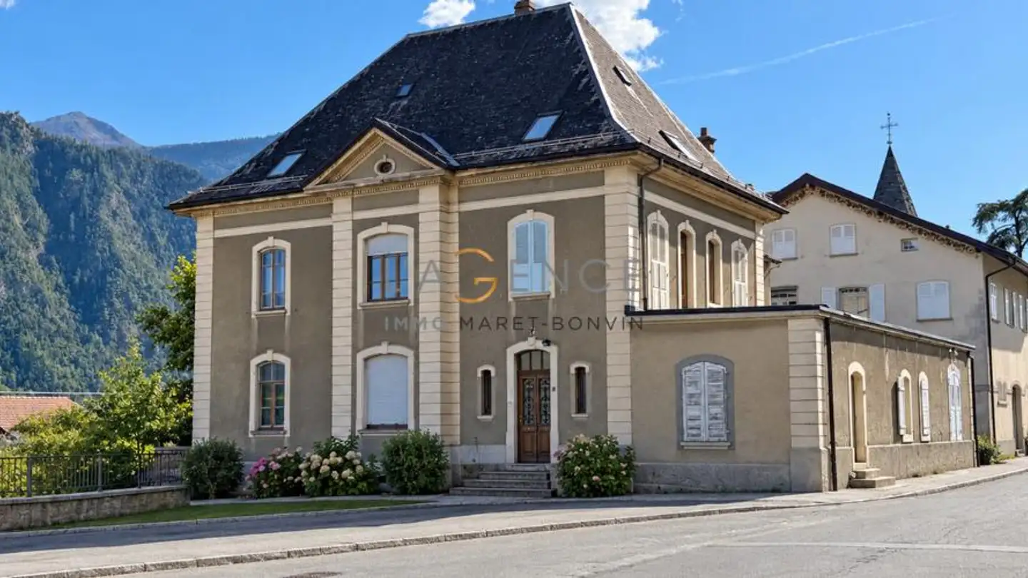 Residential building for sale - 1955 Chamoson
