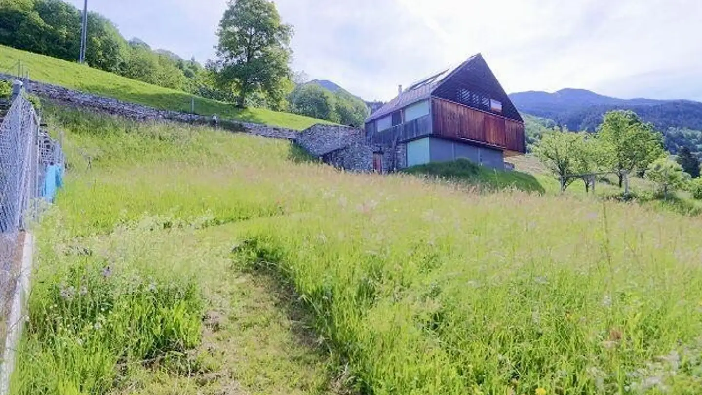 Terrain constructible à vendre - 6760 Rossura