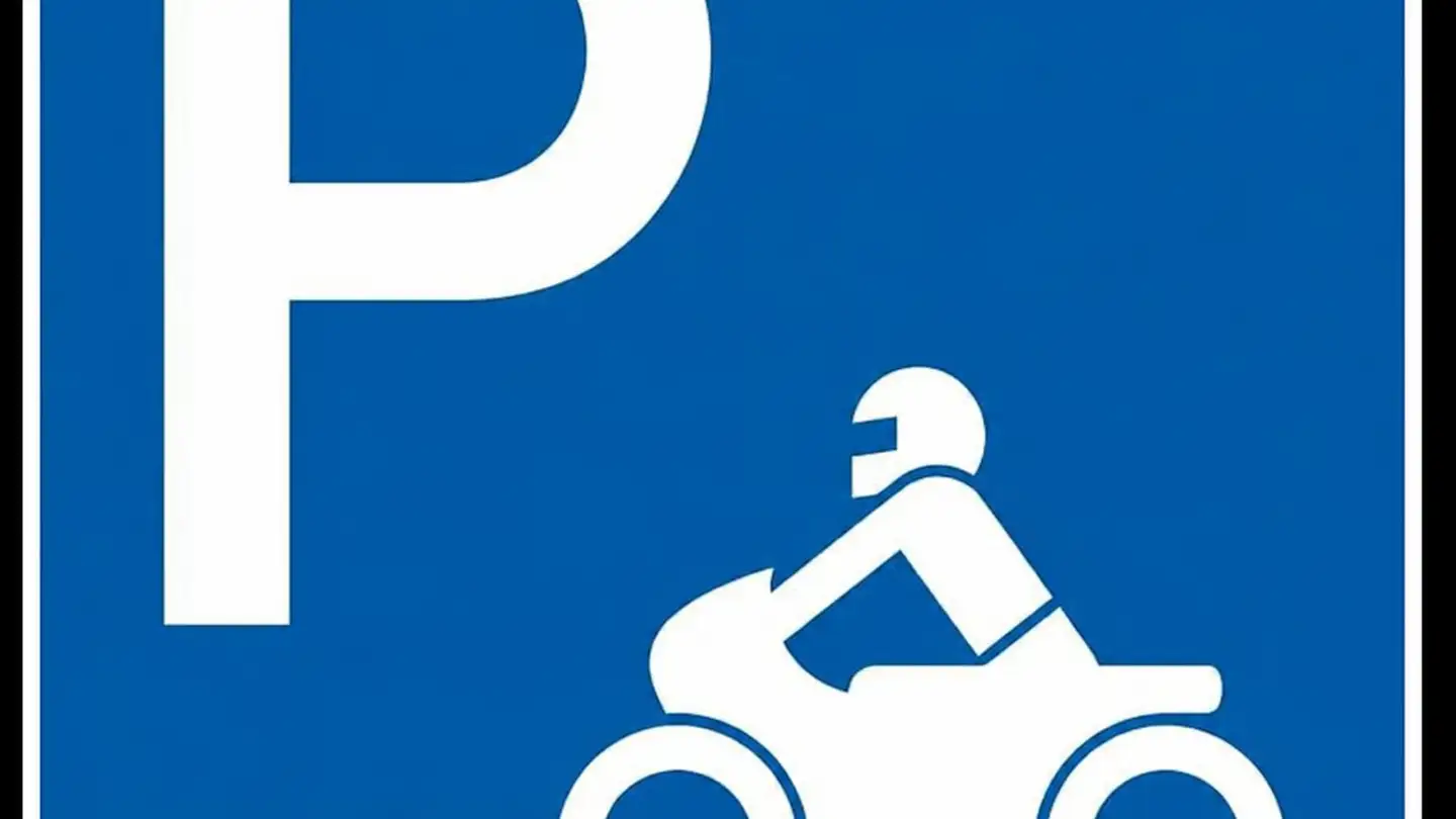 Überdachter Motorradparkplatz mieten - Zeltweg 45, 8610 Uster