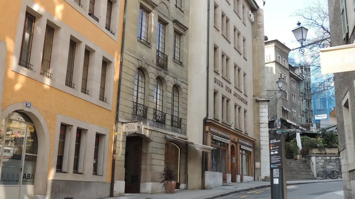 Furnished apartment for rent - Place Du Bourg-De-Four 36, 1204 Genève