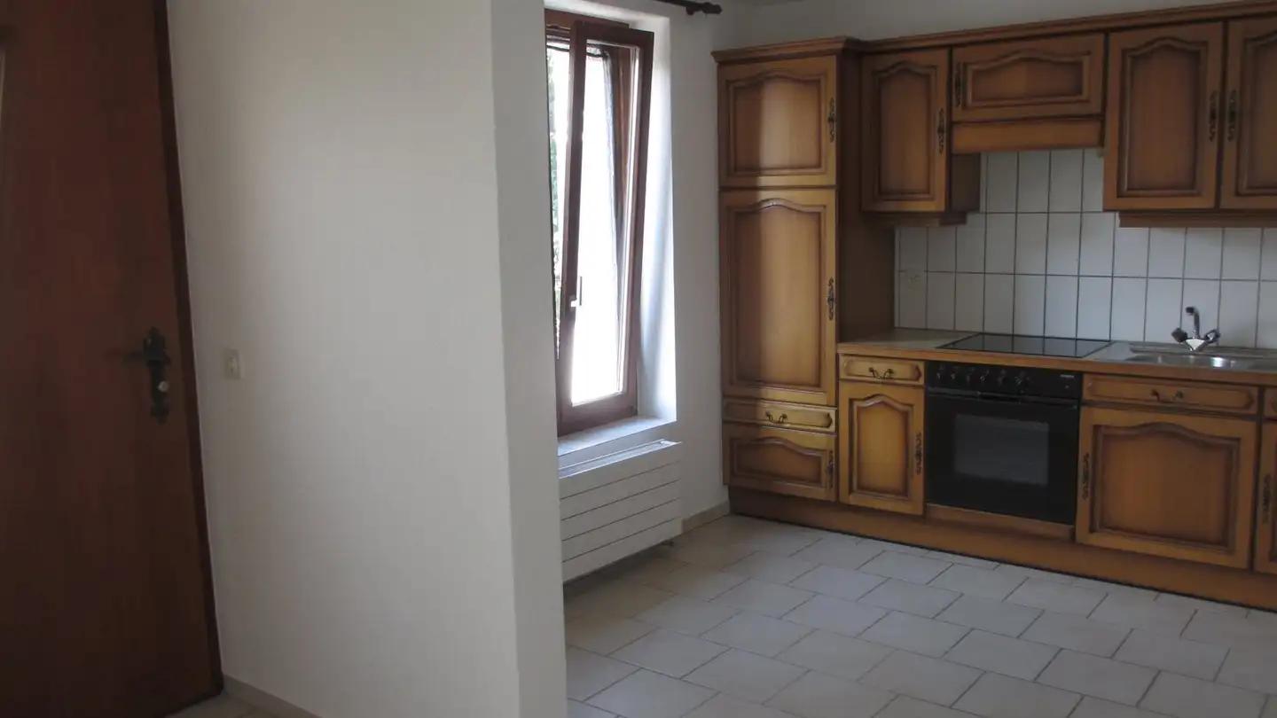 Appartamento in affitto - Route du Village 14, 1587 Constantine - Photo 2