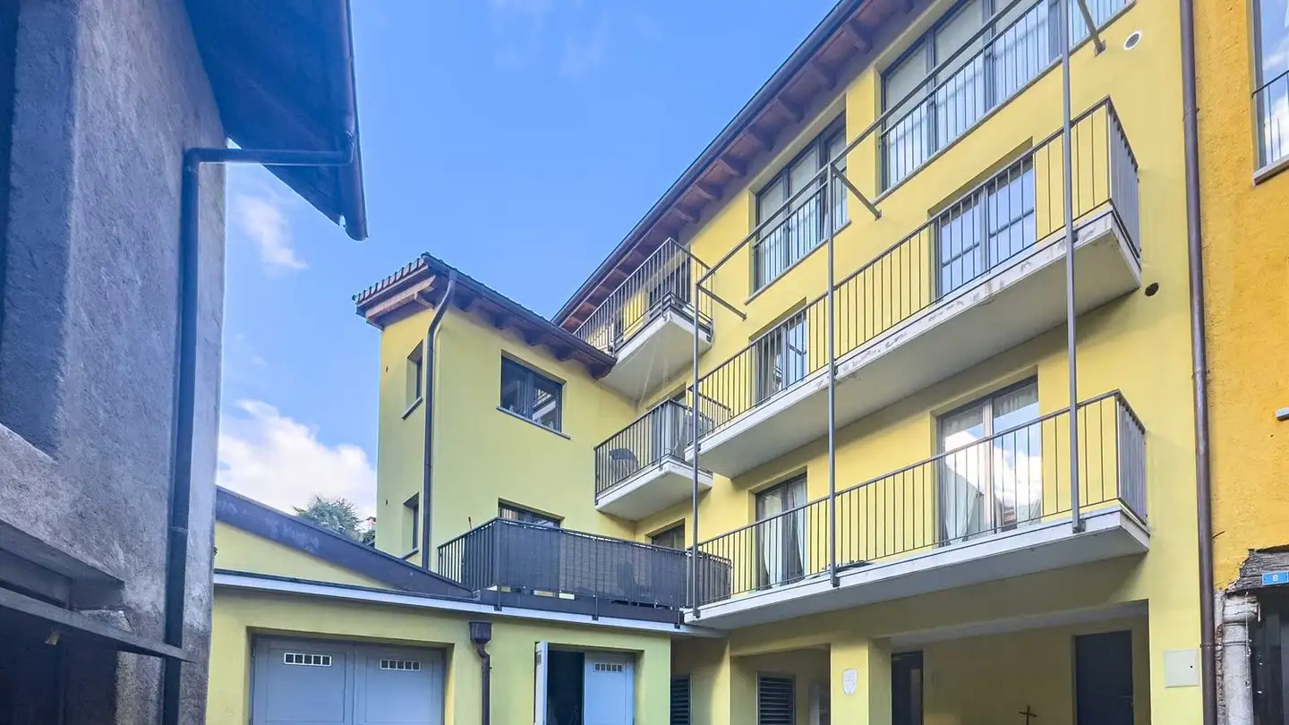 Residential building for sale - Via Cappellino Sora, 6855 Stabio