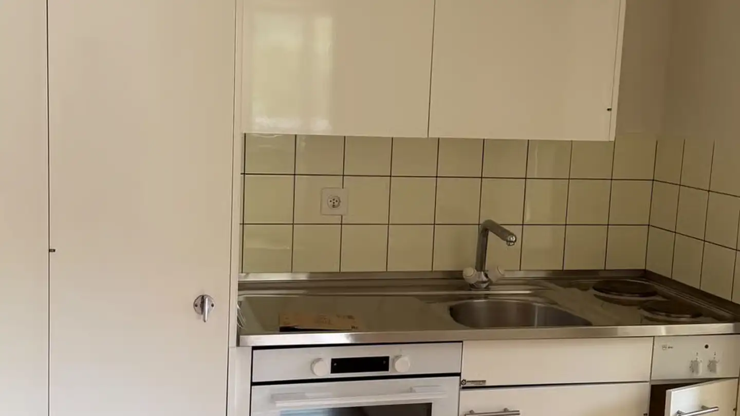 Appartement à louer - Avenue Des Collonges 12, 2520 La Neuveville - Photo 2