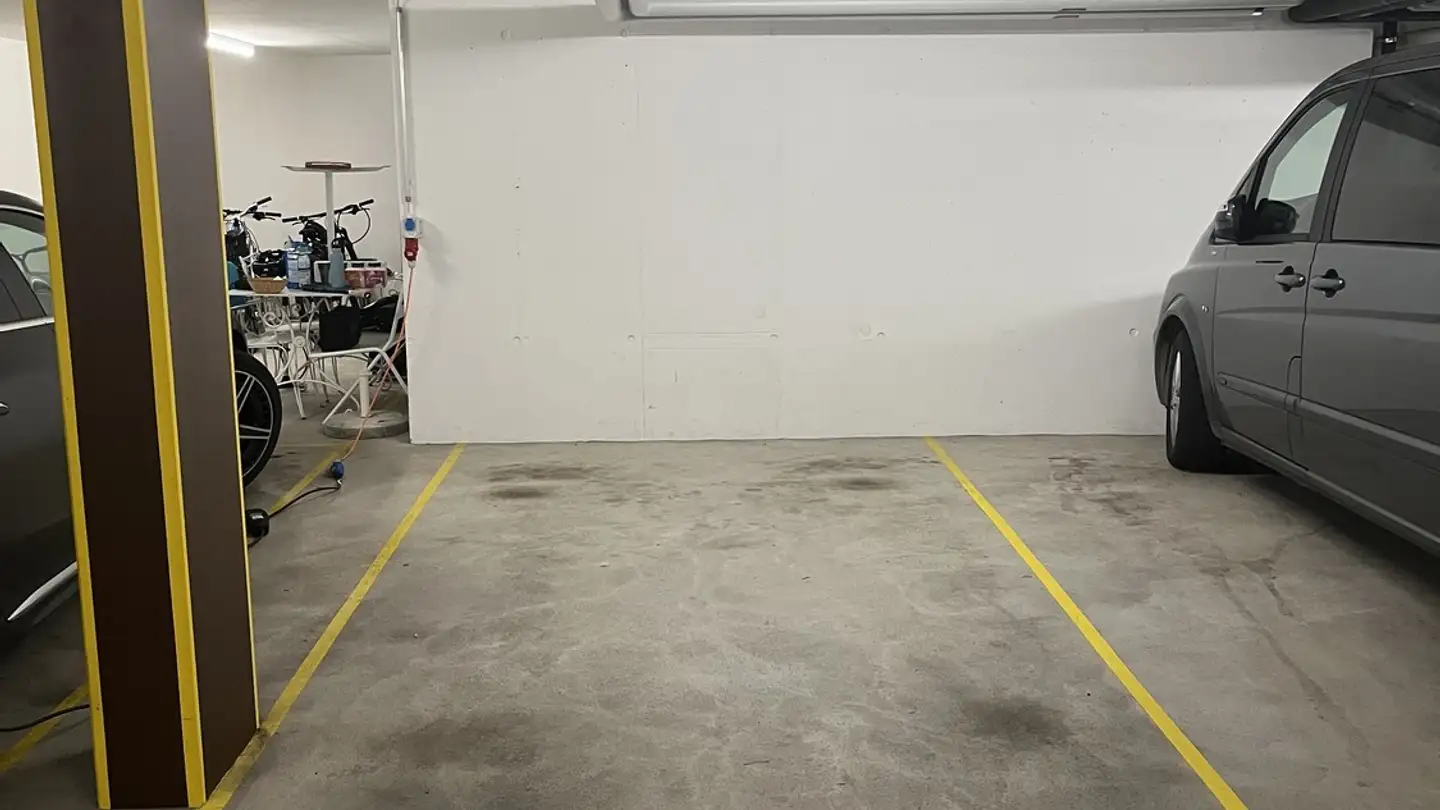 Parkplatz im Freien mieten - Freiestrasse 48, 8032 Zürich