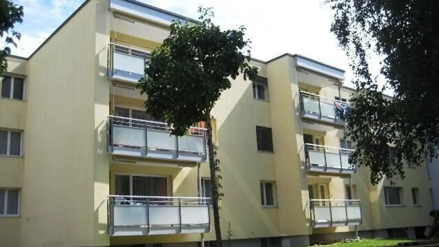 Place de parking extérieure à louer - Kirchweg 110, 8246 Langwiesen