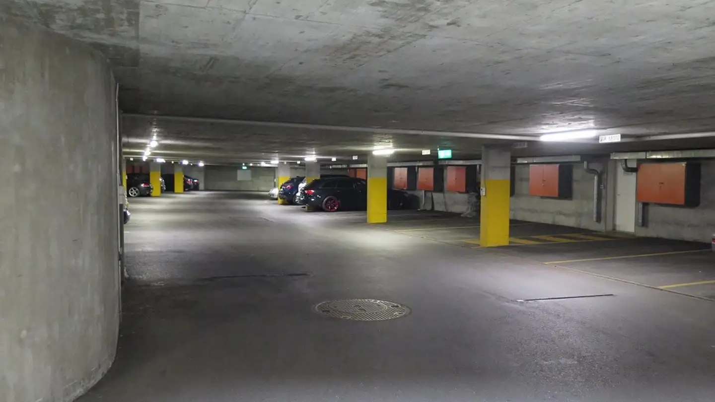Tiefgaragenstellplatz mieten - Dreibündenstrasse 46, 7000 Chur