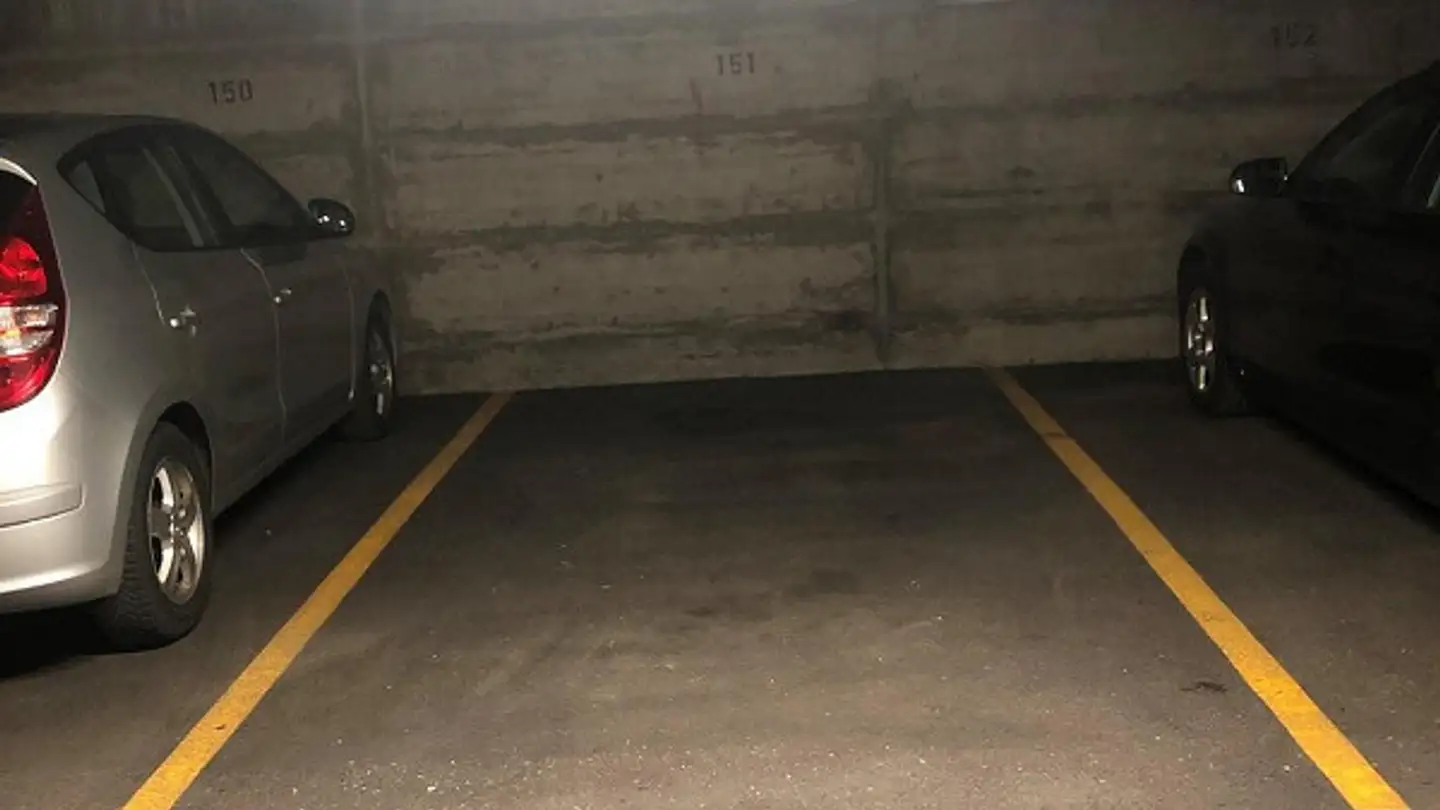 Tiefgaragenstellplatz mieten - Dreibündenstrasse 46, 7000 Chur - Foto 2