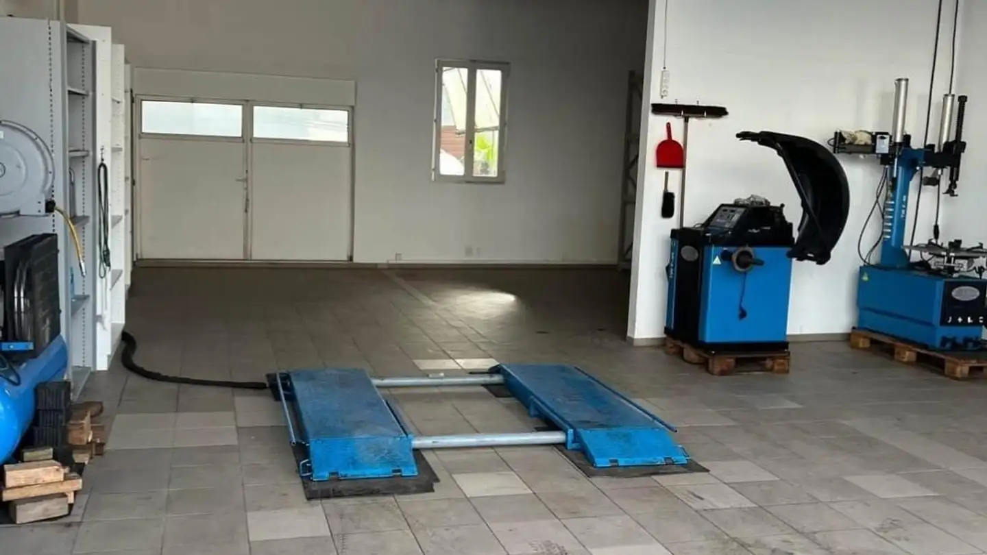 Commercial for rent - 4552 Derendingen