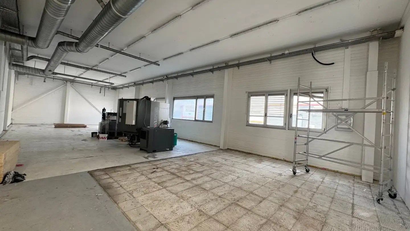 Workshop for rent - Zone Industrielle Moulin Du Choc A, 1121 Bremblens
