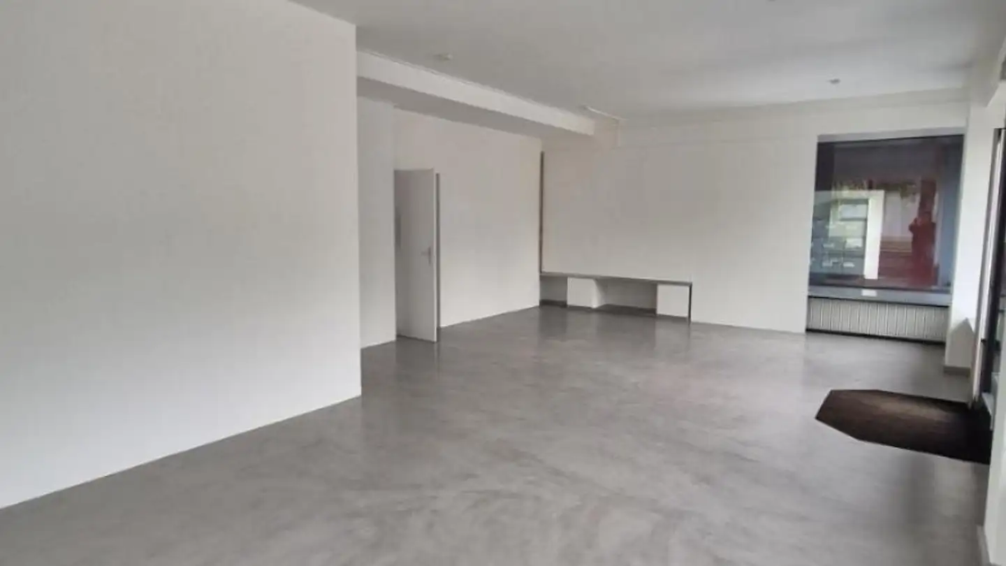 Magasin à louer - Rue Des Bâts 12, 2800 Delémont