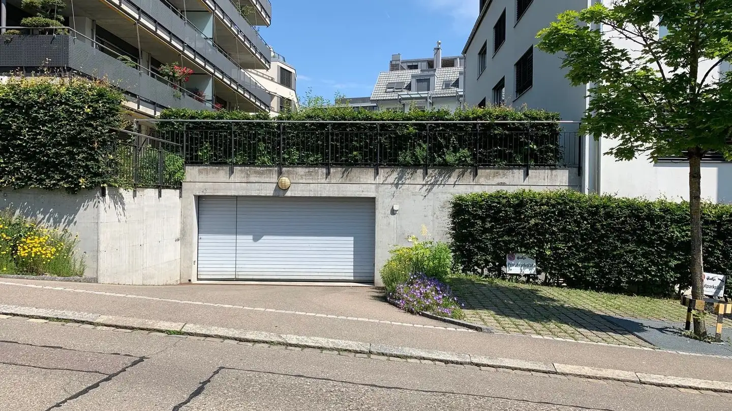 Tiefgaragenstellplatz mieten - Voltastrasse 76, 8044 Zürich