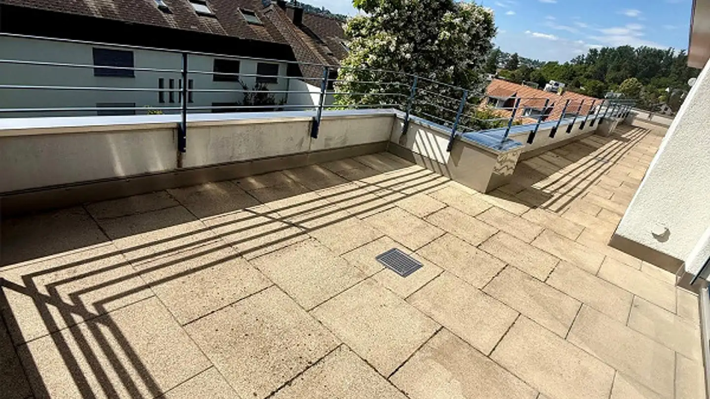 Attique à louer - Blumenstrasse 19, 4106 Therwil - Photo 2
