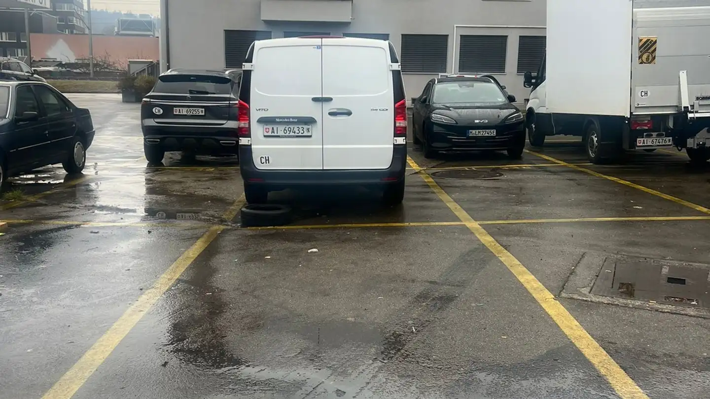 Place de parking extérieure à louer - St. Gallerstrasse 170, 8404 Winterthur