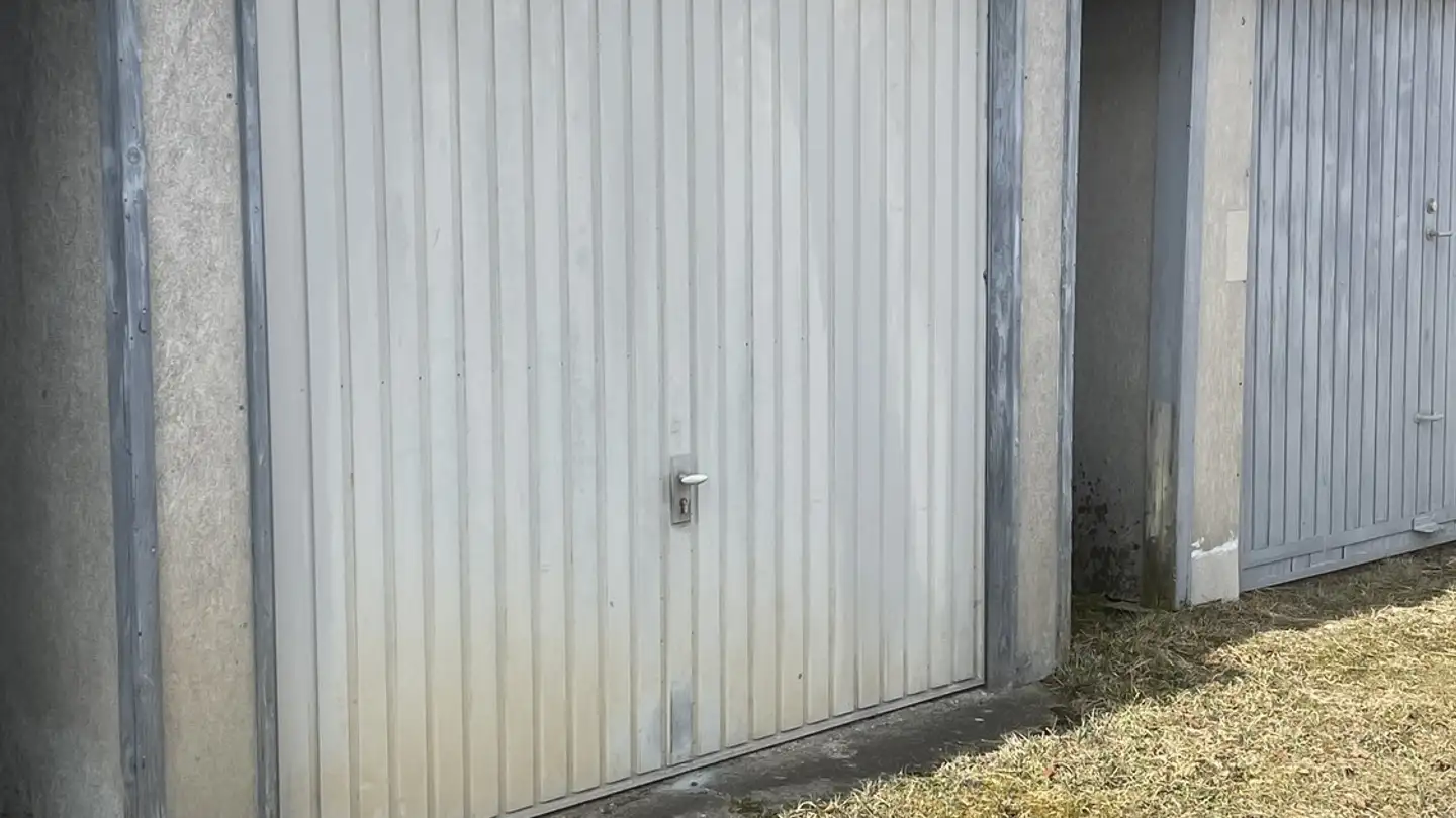 Single garage for rent - Passage De La Bonne-Fontaine, 2300 La Chaux-de-Fonds
