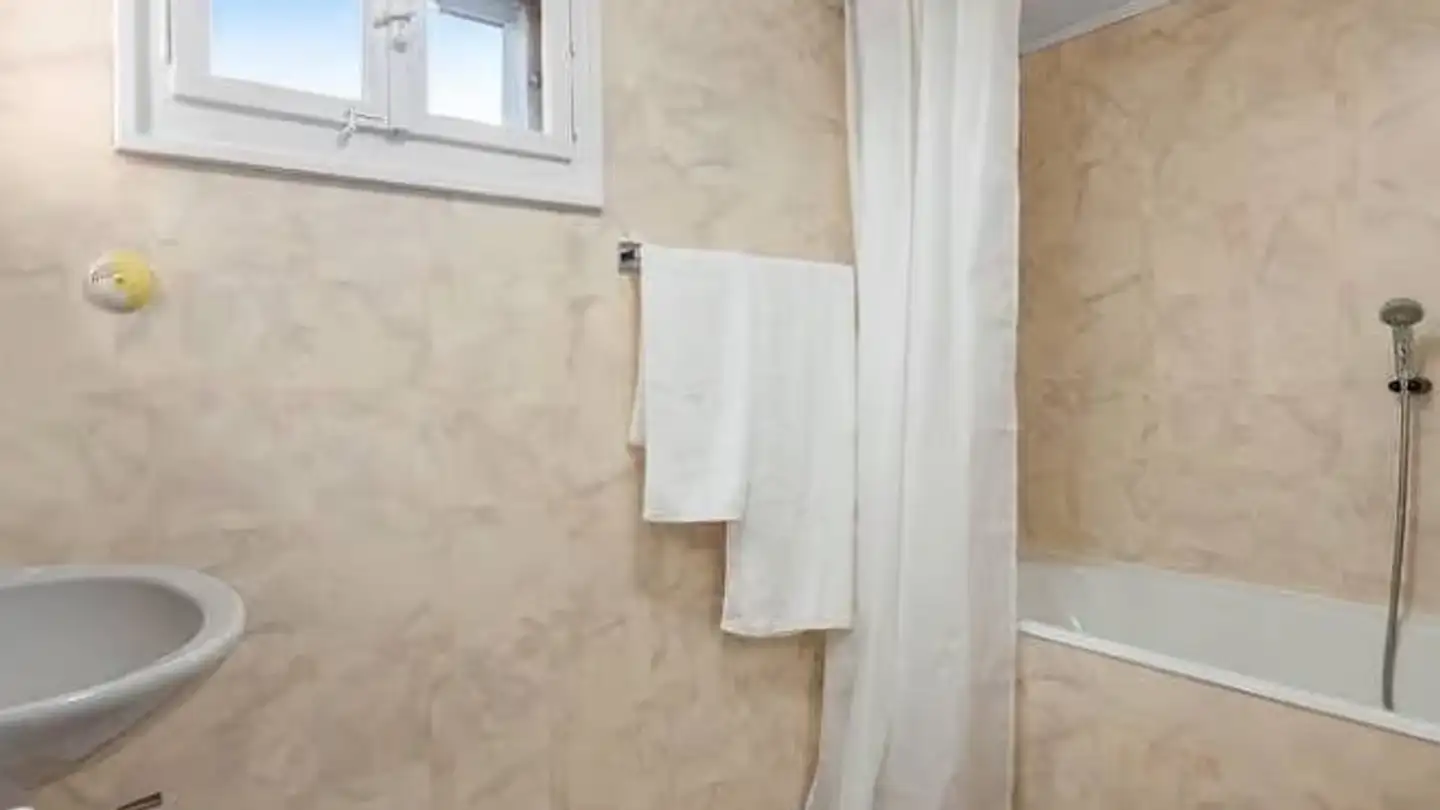 Semi-detached house for rent - Thonerstrasse 38, 8762 Schwanden GL - Photo 3