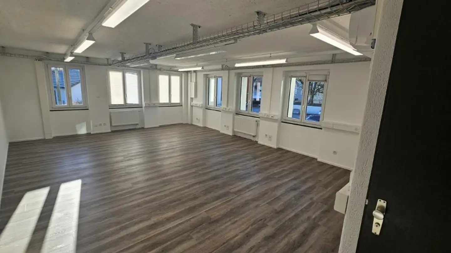 Commercial for rent - Chemin Des Vauches 7a, 2900 Porrentruy