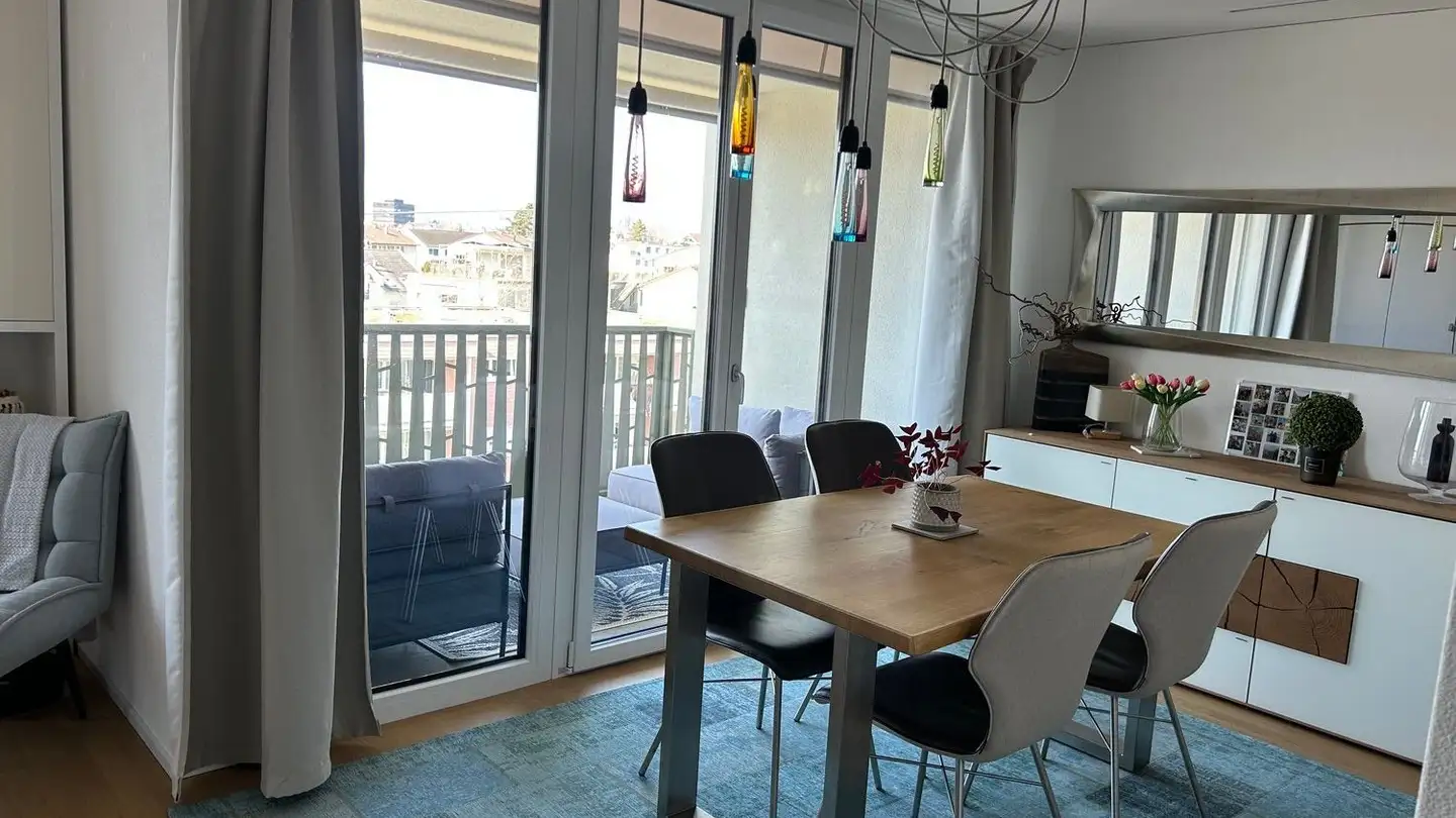 Dachgeschosswohnung mieten - Eichfeldstrasse, 8645 Jona