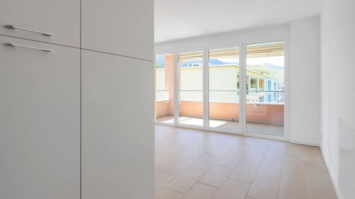 Apartment for rent - Via Mesolcina 3c, 6500 Bellinzona - Photo 2