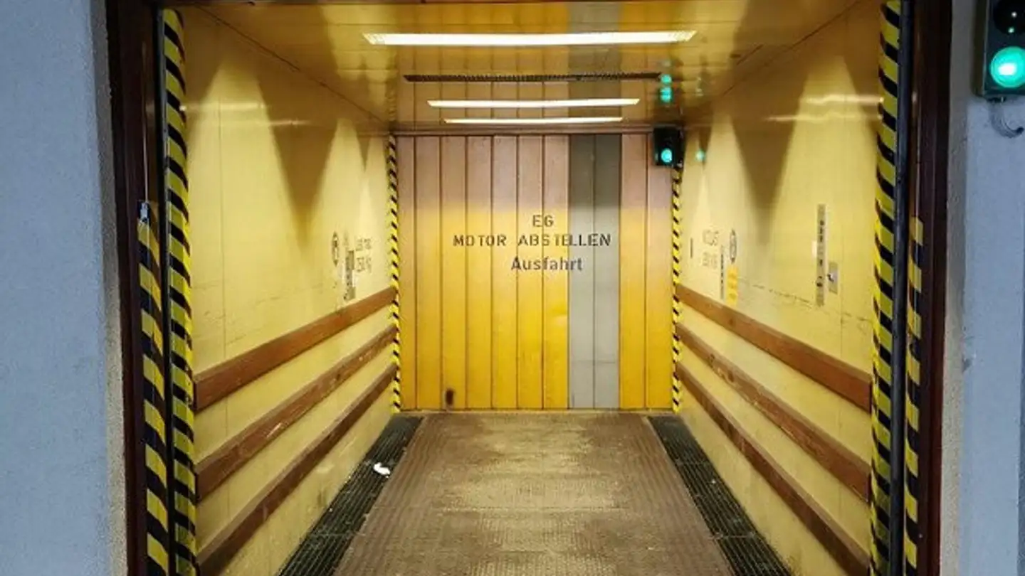 Parcheggio interno per moto in affitto - Sihlhaldenstrasse, 8136 Gattikon - Photo 3