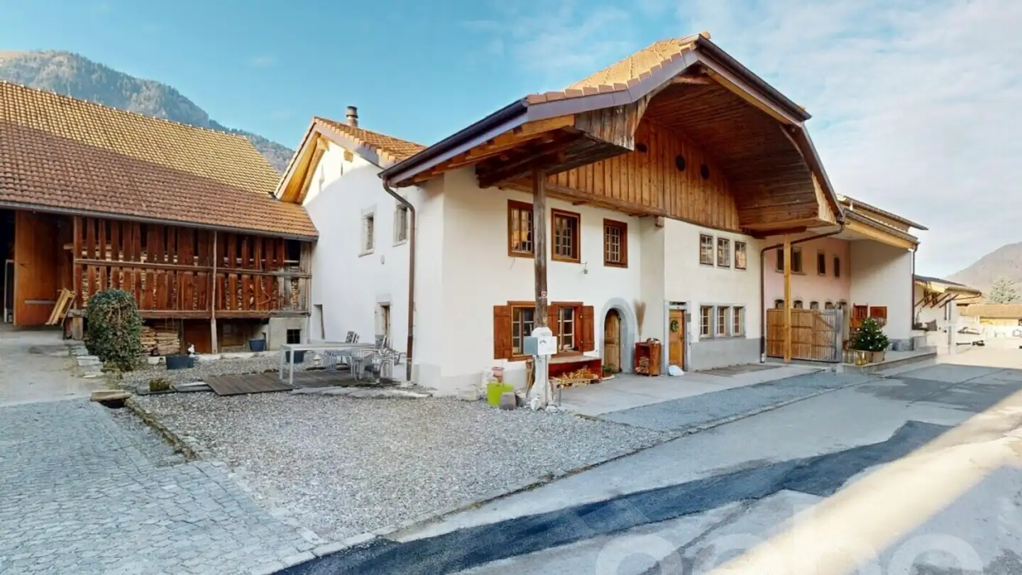 Stepped house for sale - 1666 Grandvillard