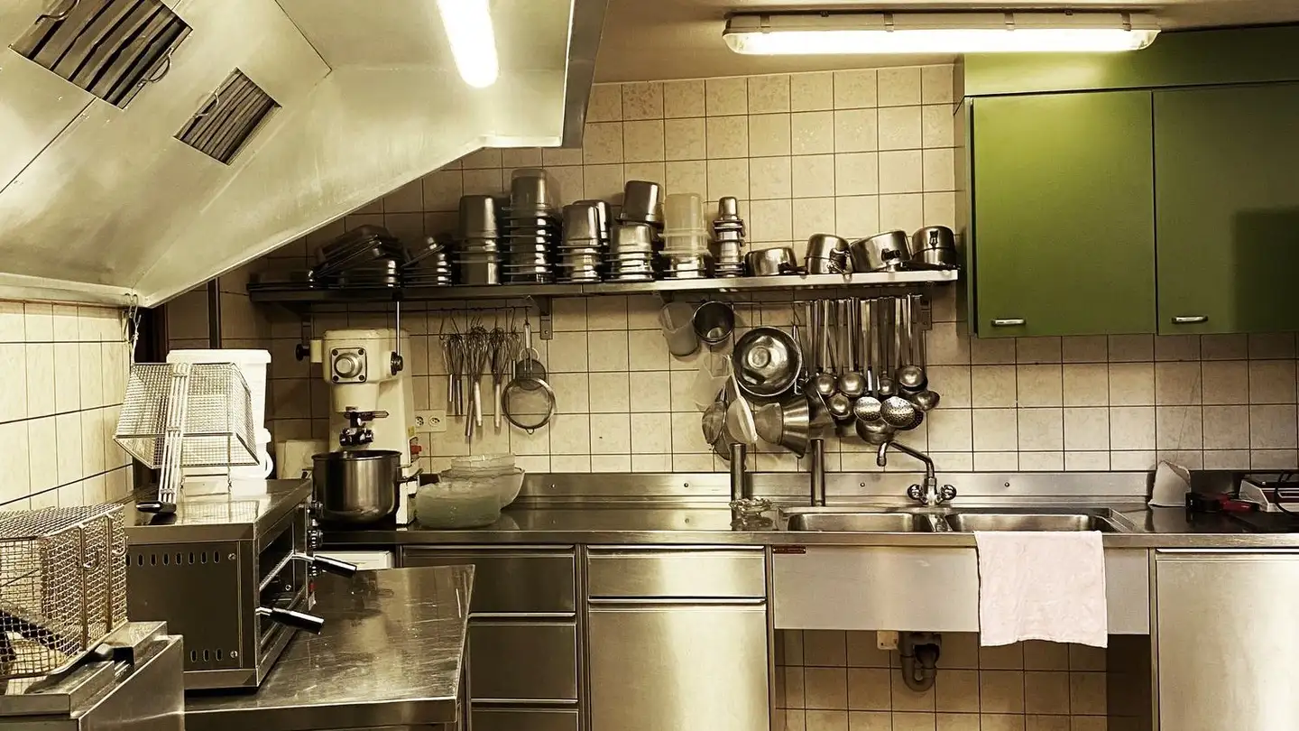 Ristorante in affitto - Dorfstrasse 16, 3457 Wasen im Emmental - Photo 2