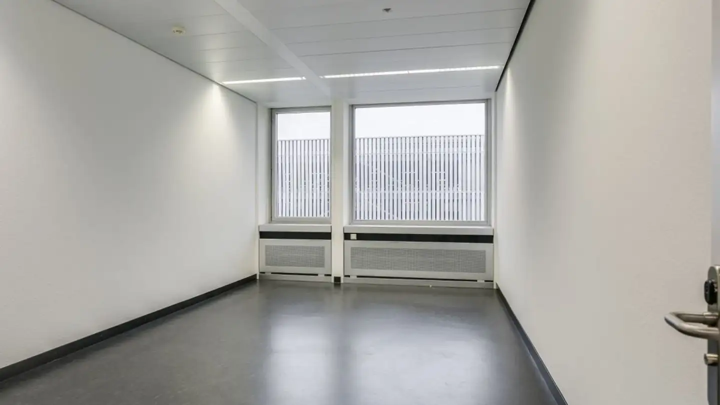 Bureau à louer - 8302 Kloten - Photo 2