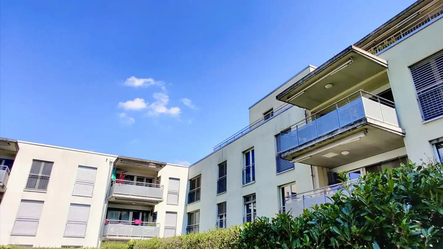 Outdoor parking space for rent - Allée Du Rionzi, 1028 Préverenges