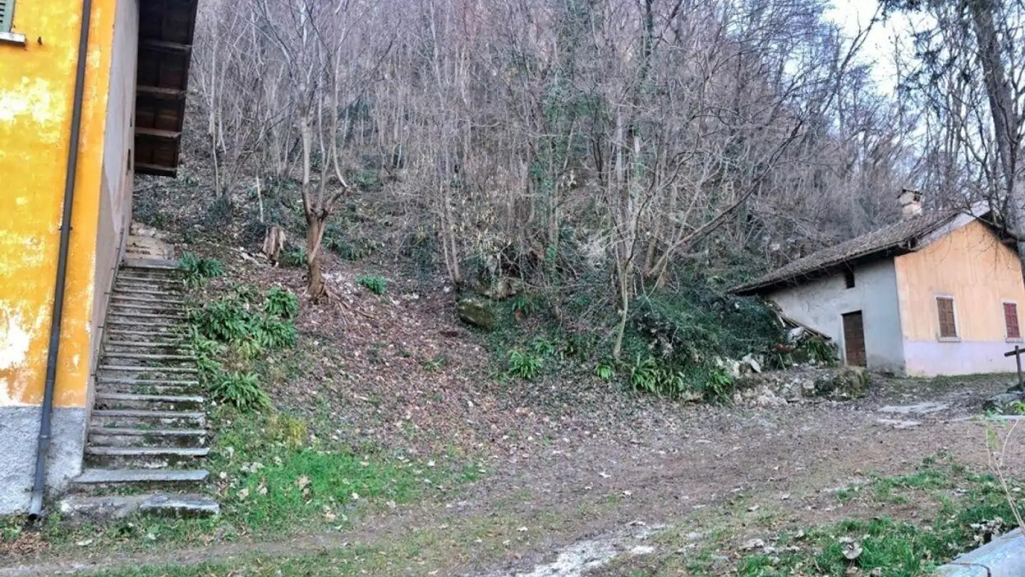 Constructible plot for sale - 6862 Rancate