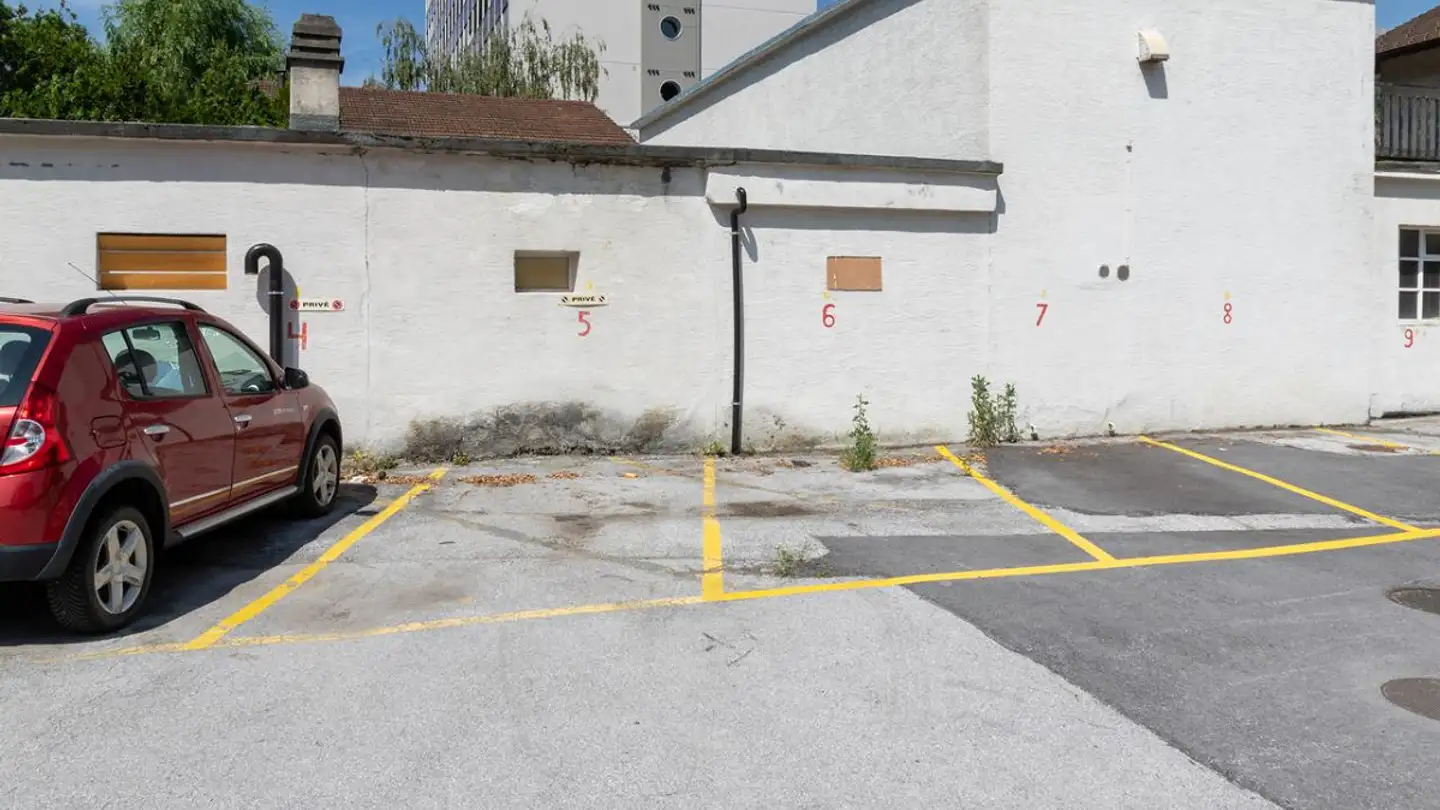 Outdoor parking space for rent - Avenue De France 63, 1950 Sion - Photo 2